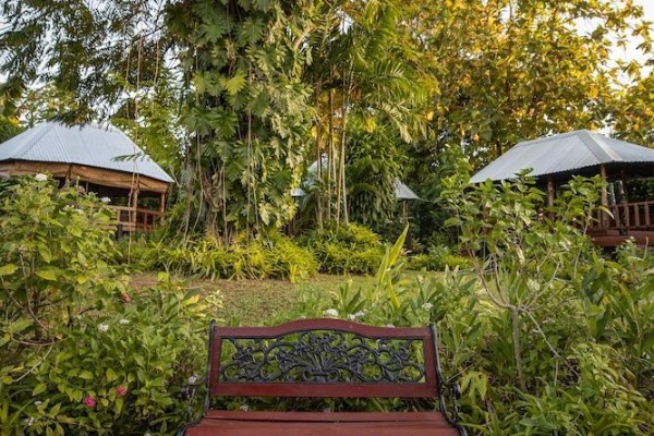 The Samoan Outrigger Hotel (Papaseea)